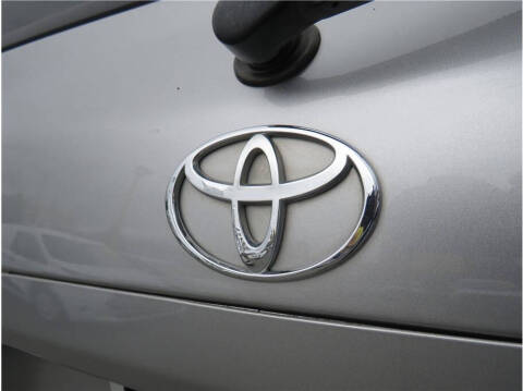2004 Toyota Sequoia SR5