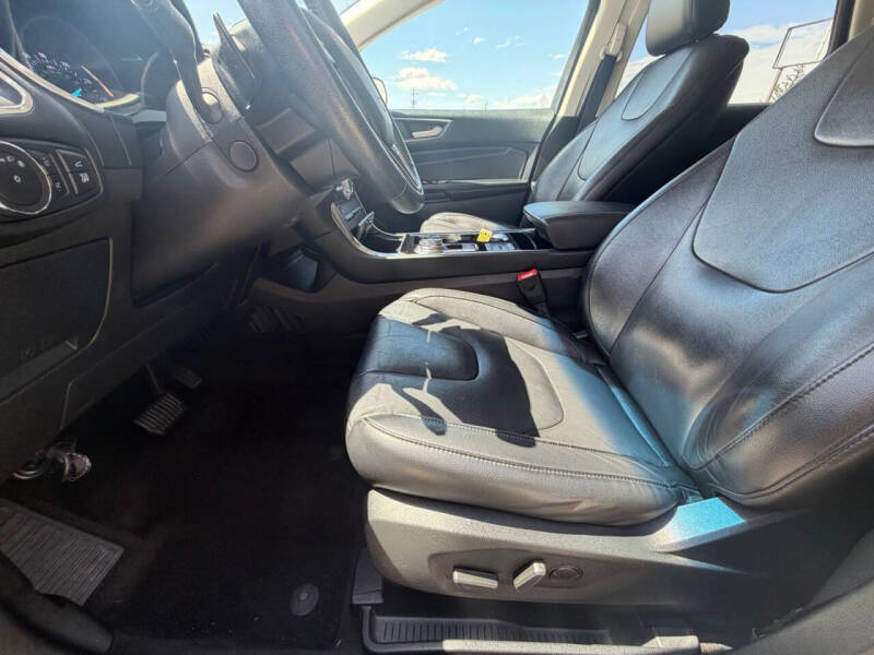 2020 Ford Edge Titanium