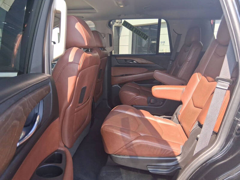 2016 Cadillac Escalade Luxury Collection