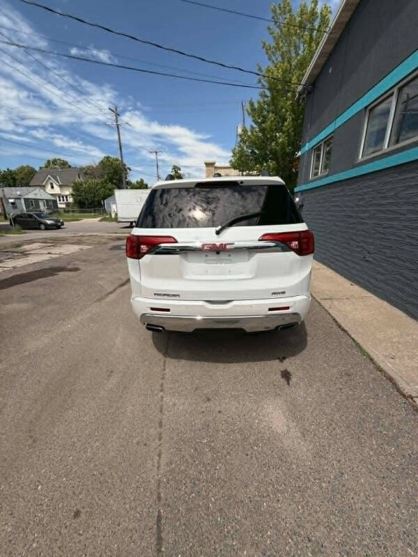 2017 GMC Acadia Denali