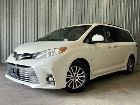 2018 Toyota Sienna for sale at Astro Auto World in Houston TX