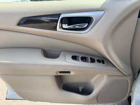 2014 Nissan Pathfinder Platinum