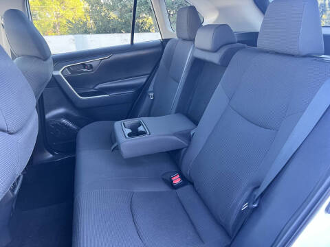 2019 Toyota RAV4 Hybrid LE