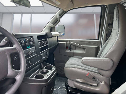 2024 GMC Savana 2500