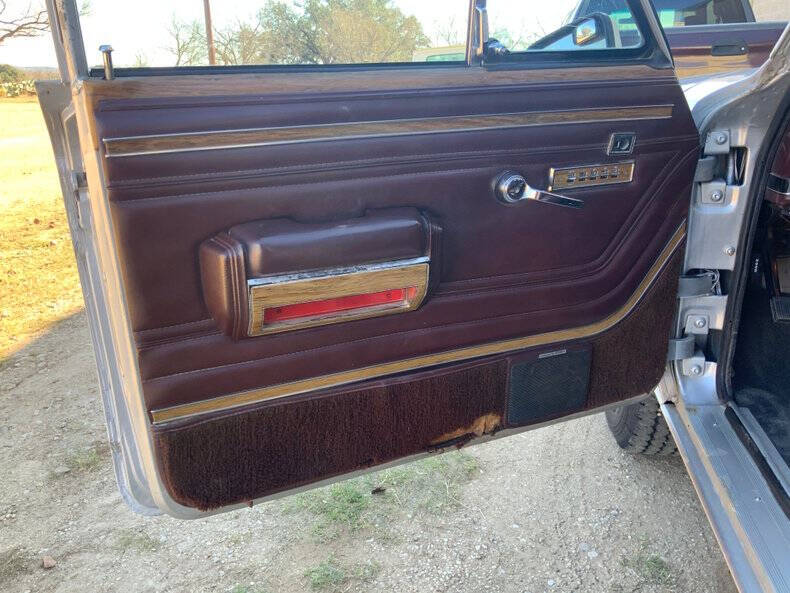 1987 Jeep Grand Wagoneer