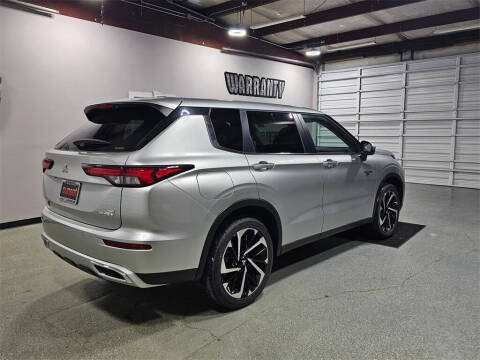 2025 Mitsubishi Outlander PHEV SE