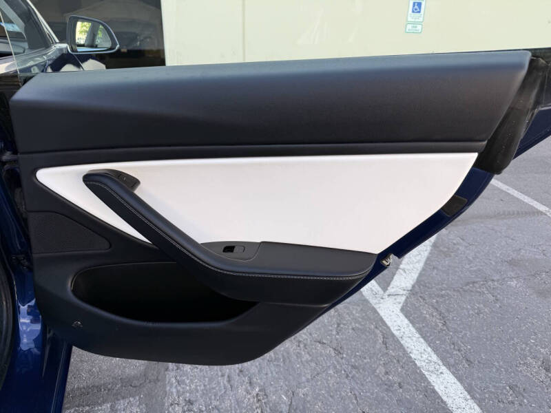 2019 Tesla Model 3 Standard Range Plus