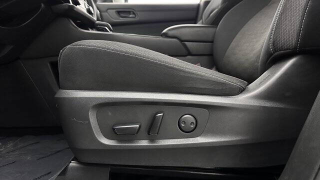 2023 Nissan Pathfinder SV