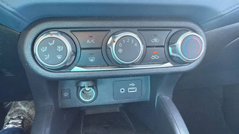 2023 Nissan Versa SV