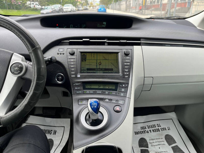 2010 Toyota Prius III