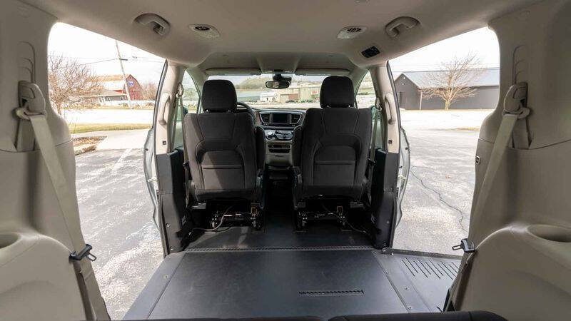 2024 Chrysler Voyager LX