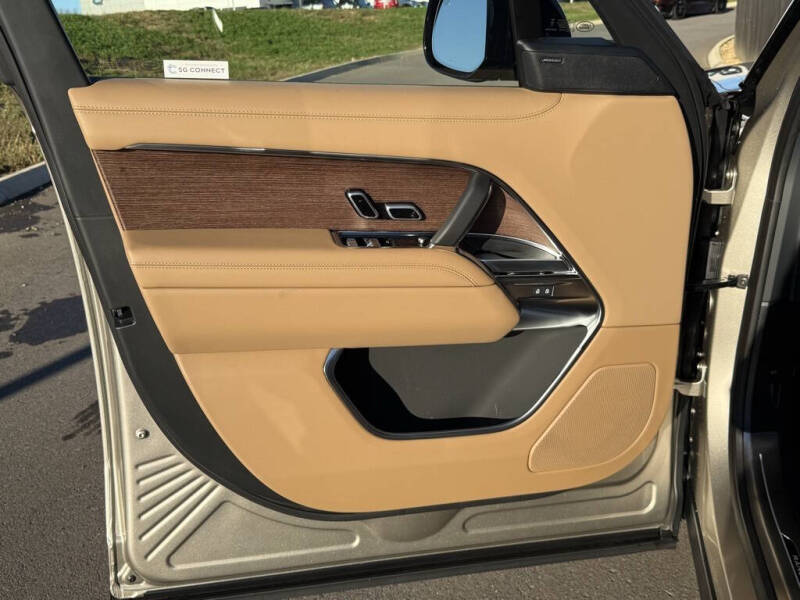 2025 Land Rover Range Rover P400 SE