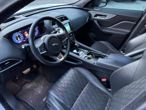 2020 Jaguar F-PACE SVR