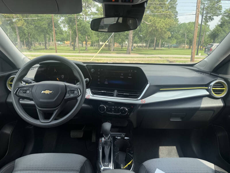 2025 Chevrolet Trax LT