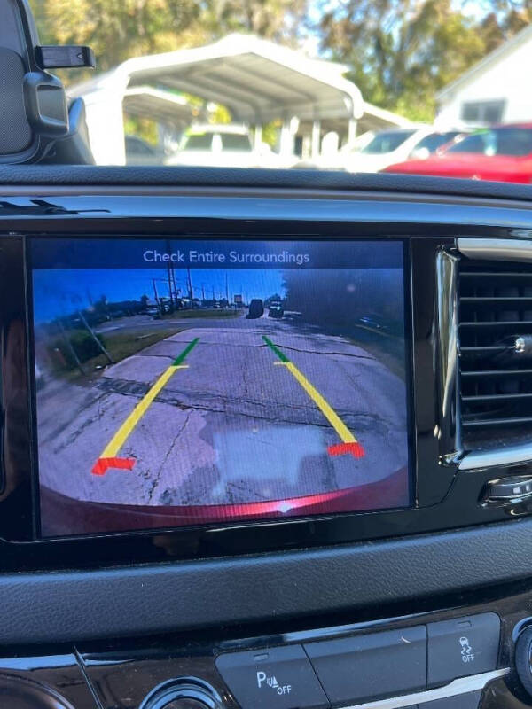 2017 Chrysler Pacifica Touring-L Plus