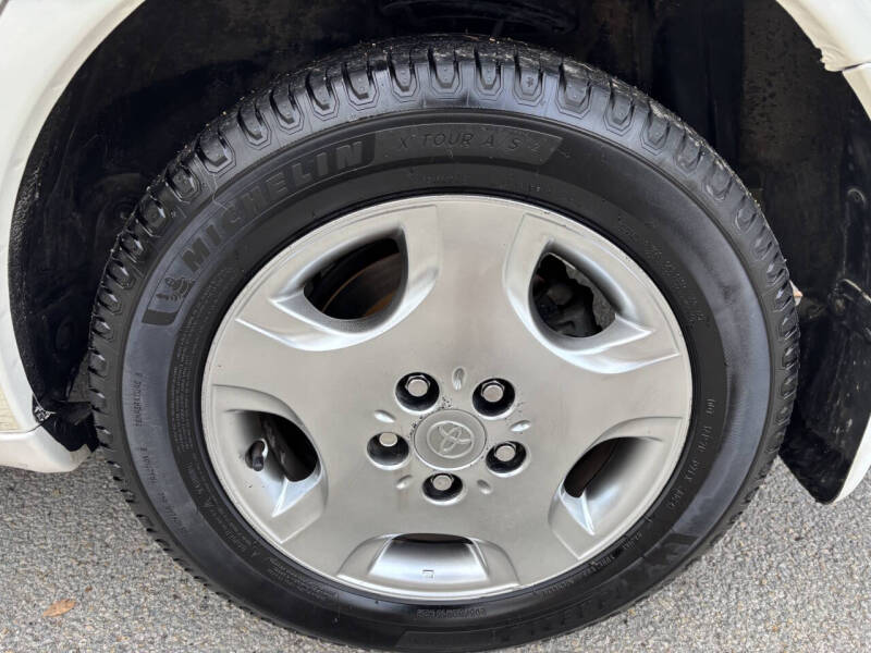 2004 Toyota Avalon XLS