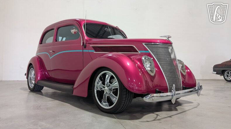 1937 Ford Tudor