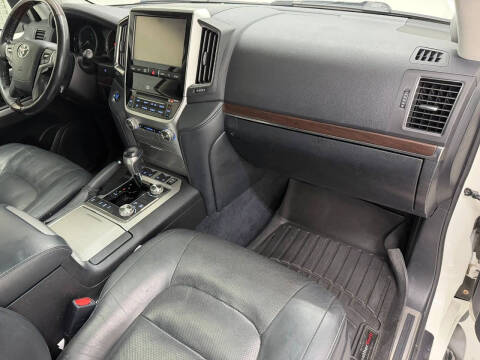 2018 Toyota Land Cruiser