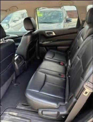 2017 Nissan Pathfinder SL