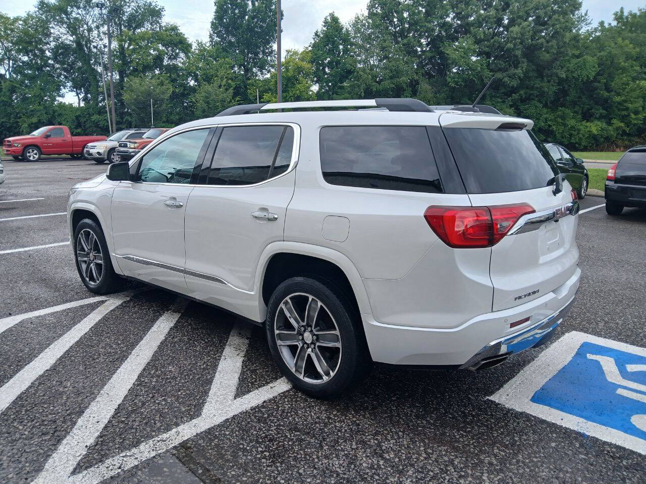 View vehicle photo 6
