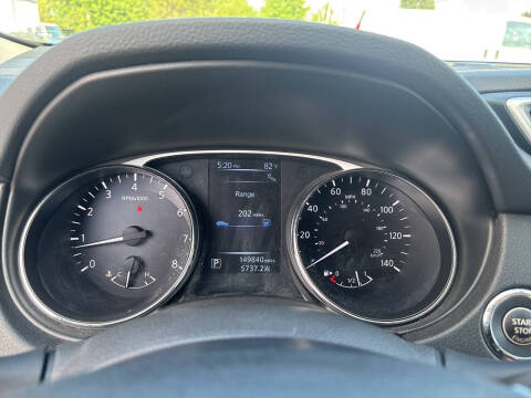 2016 Nissan Rogue SV