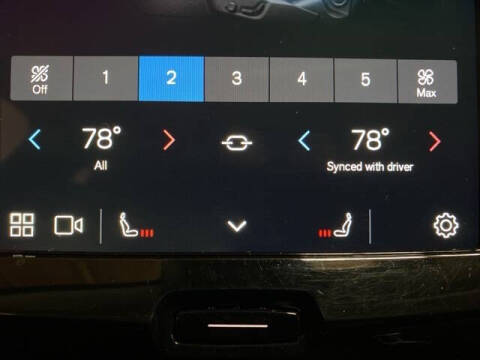 2025 Volvo XC60 B5 Plus Dark Theme