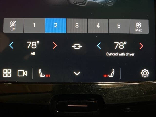 2025 Volvo XC60 B5 Plus Dark Theme