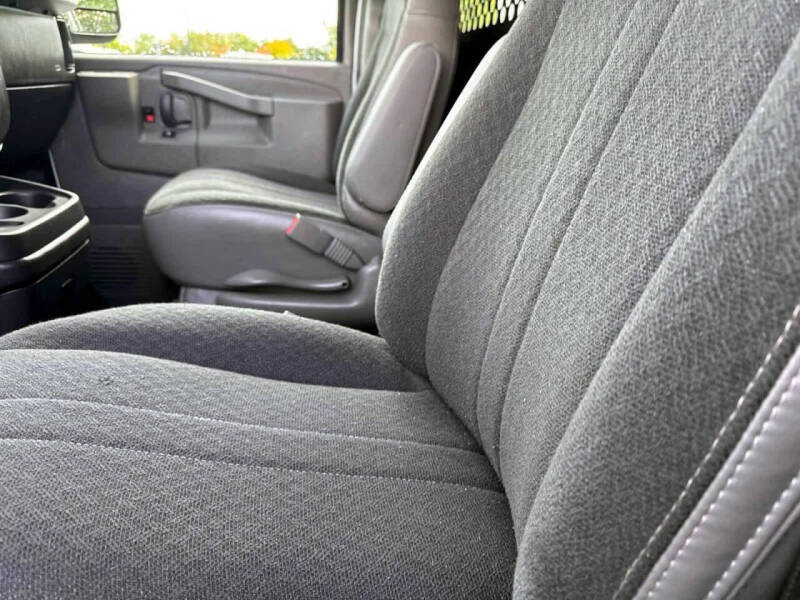 2023 GMC Savana 2500