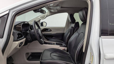 2023 Chrysler Pacifica Plug-In Hybrid Limited