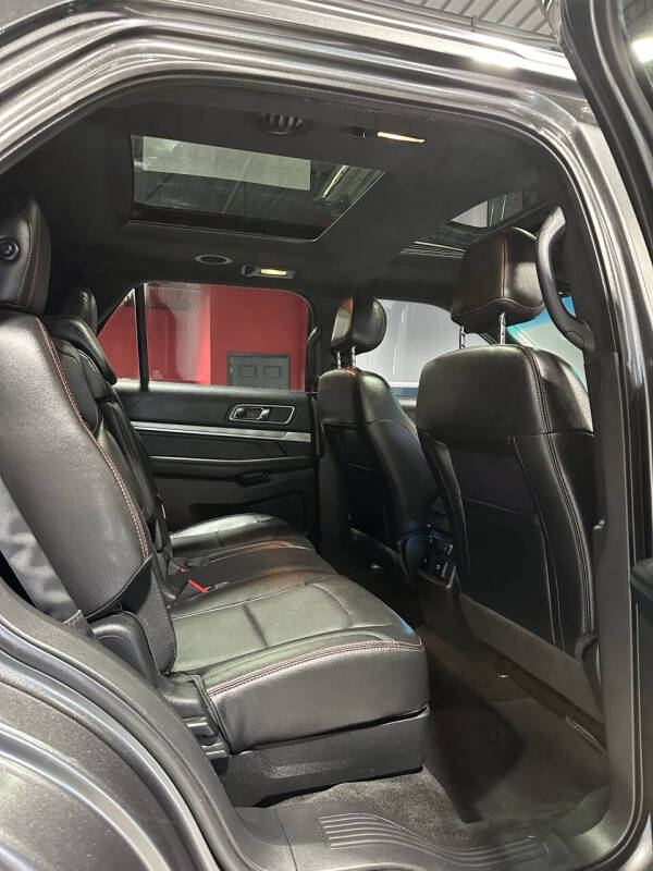 2017 Ford Explorer Sport