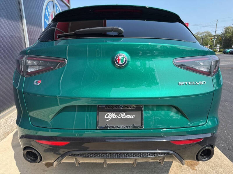 2025 Alfa Romeo Stelvio Intensa