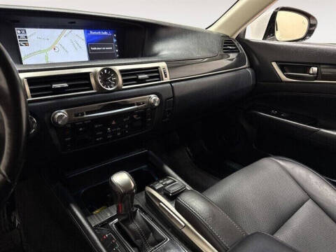 2017 Lexus GS 200t