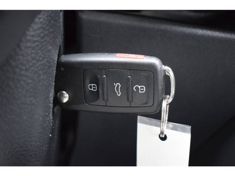 2018 Volkswagen Beetle 2.0T Coast