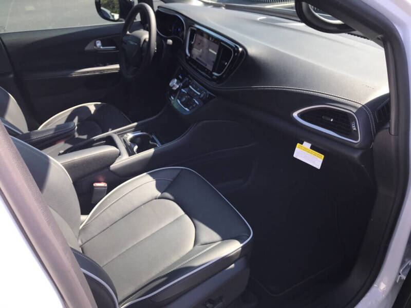 2027 Chrysler Pacifica Limited