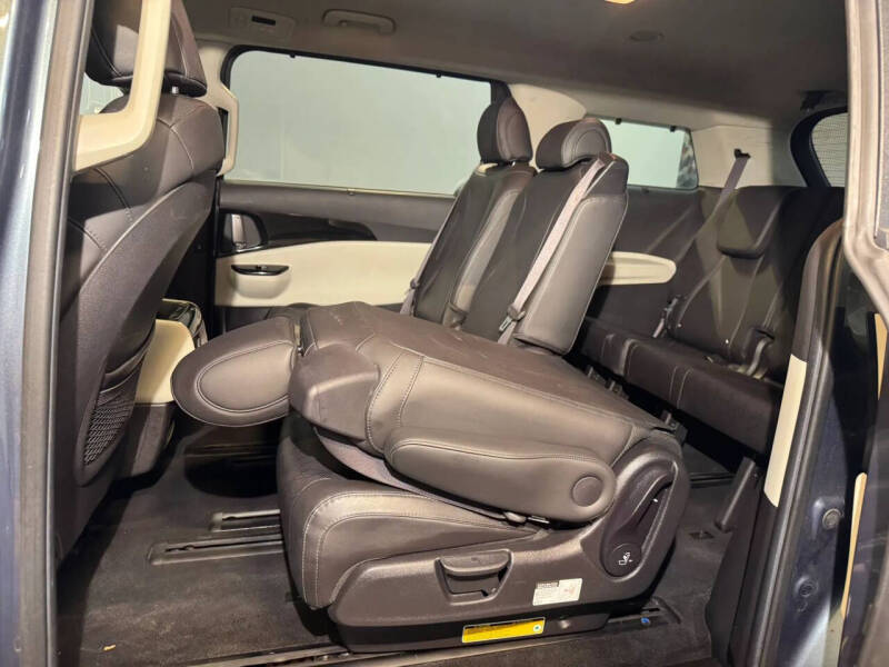 2022 Kia Carnival EX