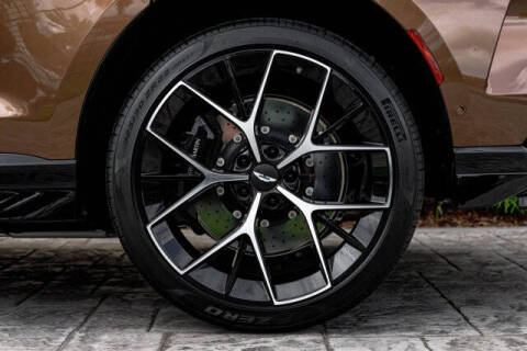 2025 Aston Martin DBX 707