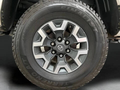 2017 Toyota Tacoma SR V6