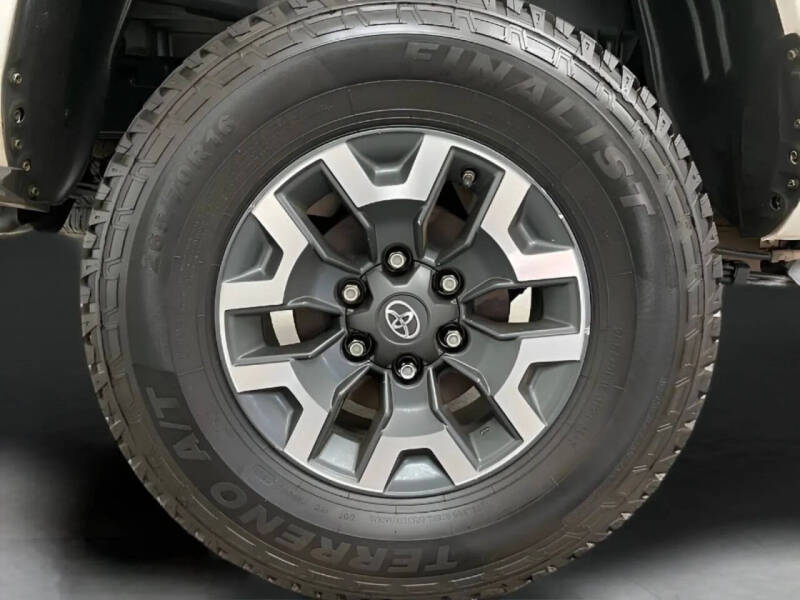 2017 Toyota Tacoma SR V6