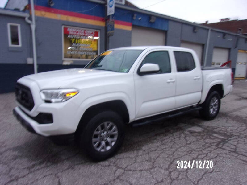 2021 Toyota Tacoma SR photo 2