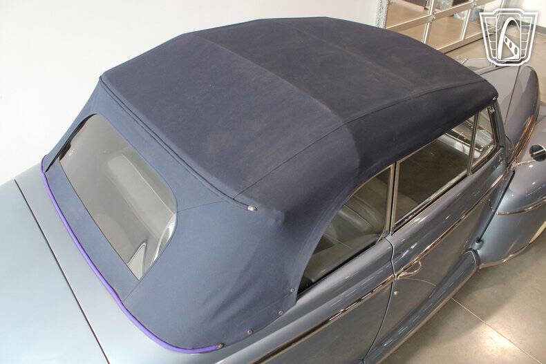 1947 Ford Super Deluxe