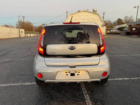 2019 Kia Soul +