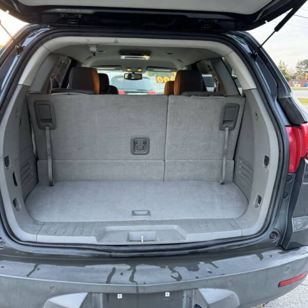 2011 Chevrolet Traverse LT