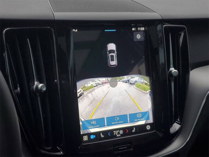 2025 Volvo XC60 B5 Core Dark Theme