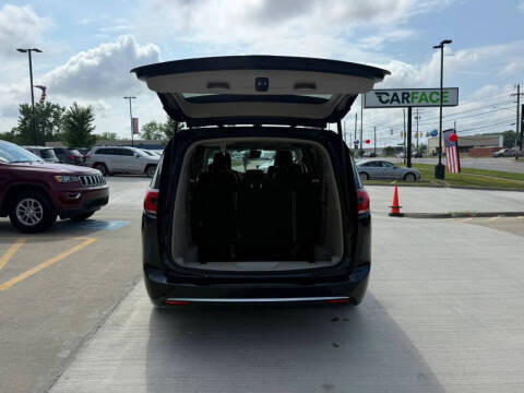 2022 Chrysler Pacifica Touring L