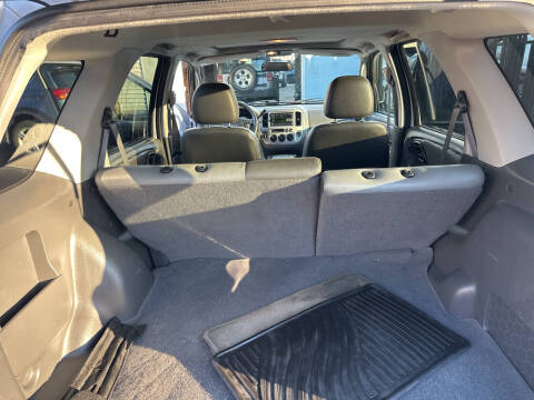 2004 Ford Escape XLT