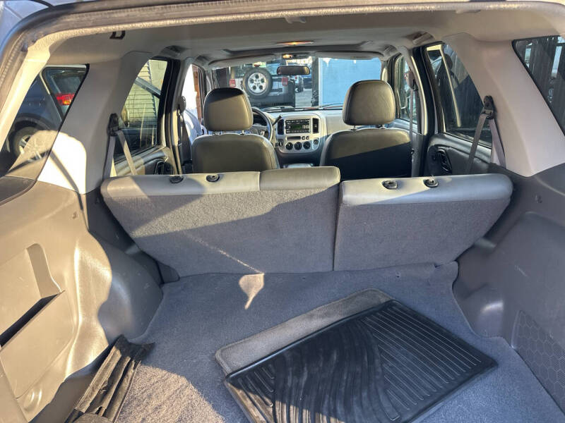 2004 Ford Escape XLT