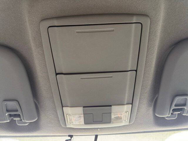 Ingot Silver 2011 Ford F-250 Super Duty XLT 31