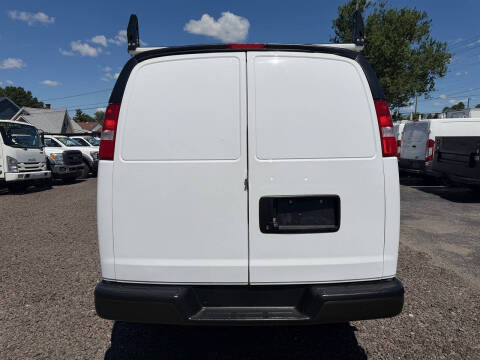2022 GMC Savana 2500