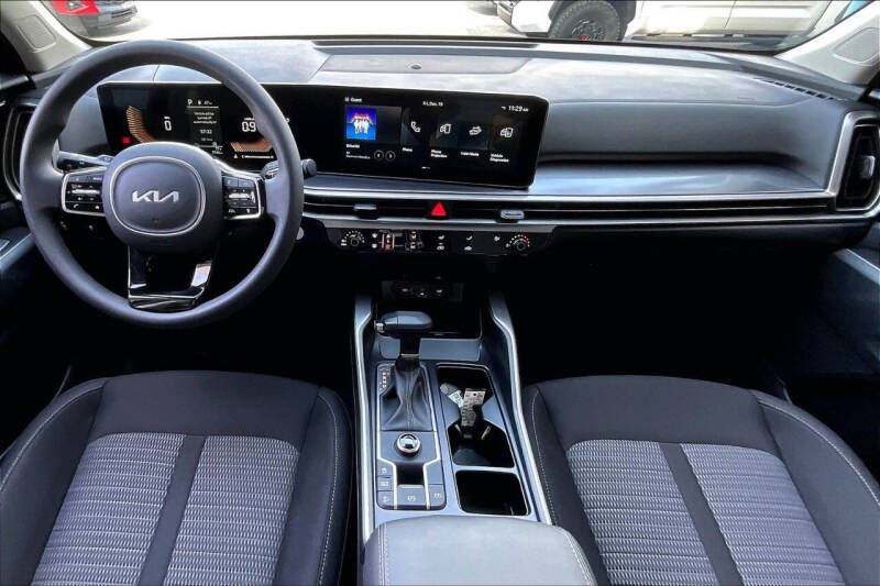2025 Kia Sorento LX