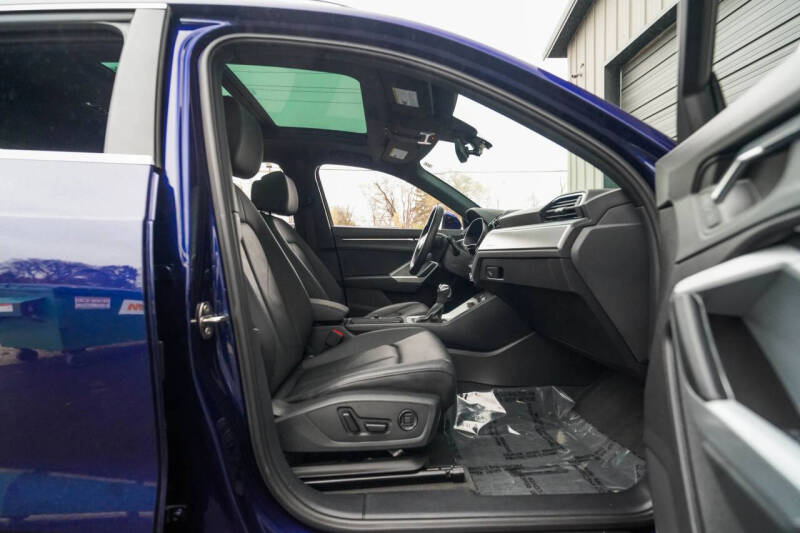 2022 Audi Q3 quattro S line Premium 45 TFSI